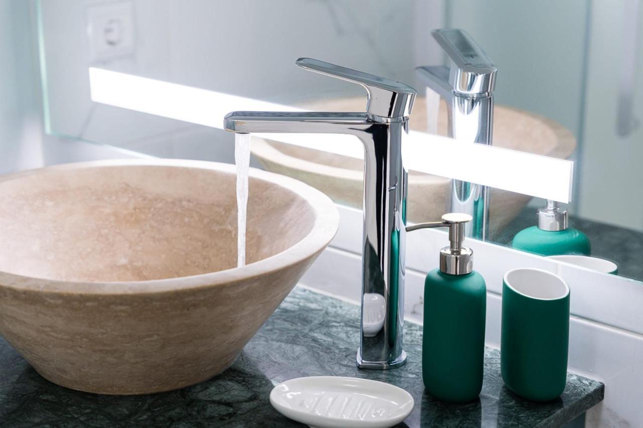 Отель Guestready - Crestuma Bright Экстерьер фото